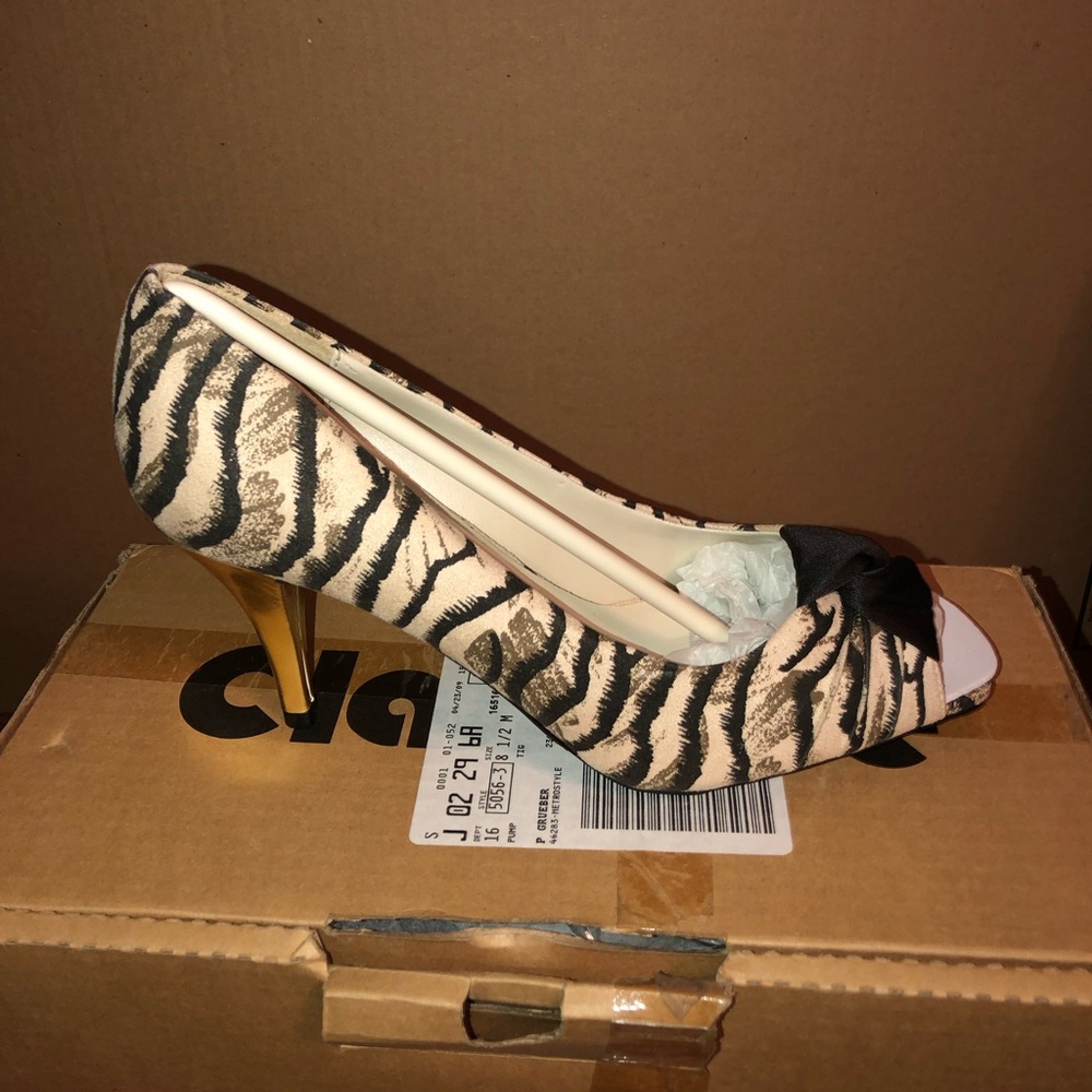 Tiger print pump